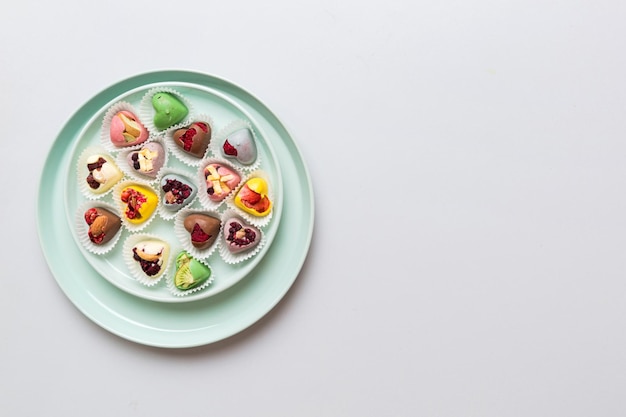 farebný tanier s jedlom